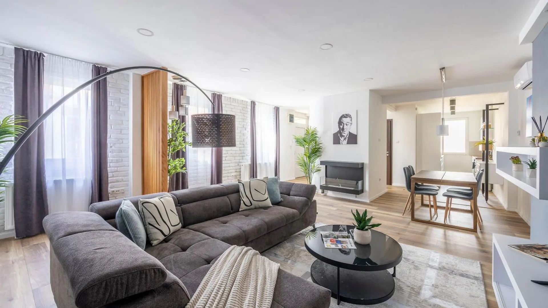 Exclusive & Central Duplex Residence By Prestige Homes Budapešť