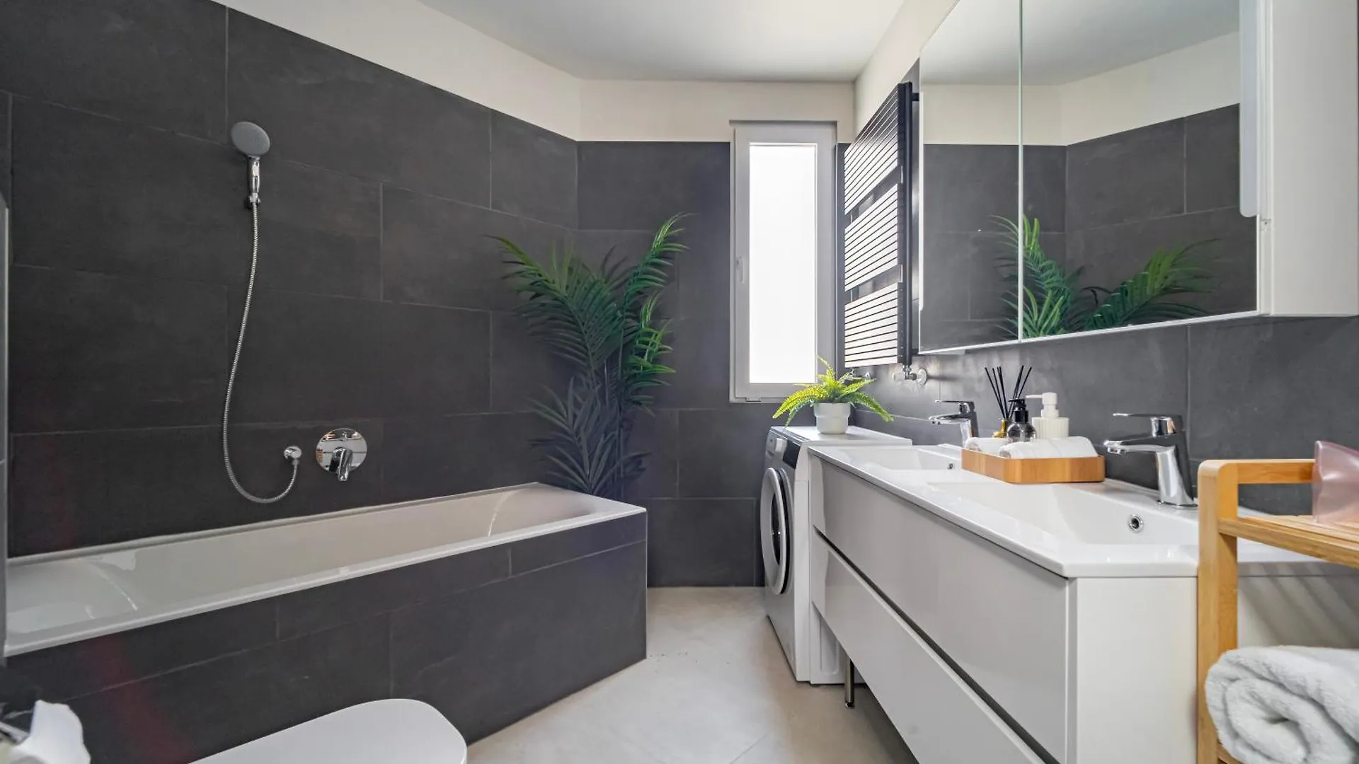 Exclusive & Central Duplex Residence By Prestige Homes Budapešť